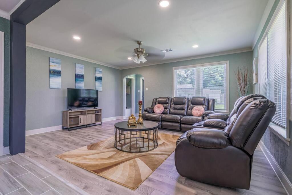 Mika Springs Beach Inspired Home! Memphis Bagian luar foto