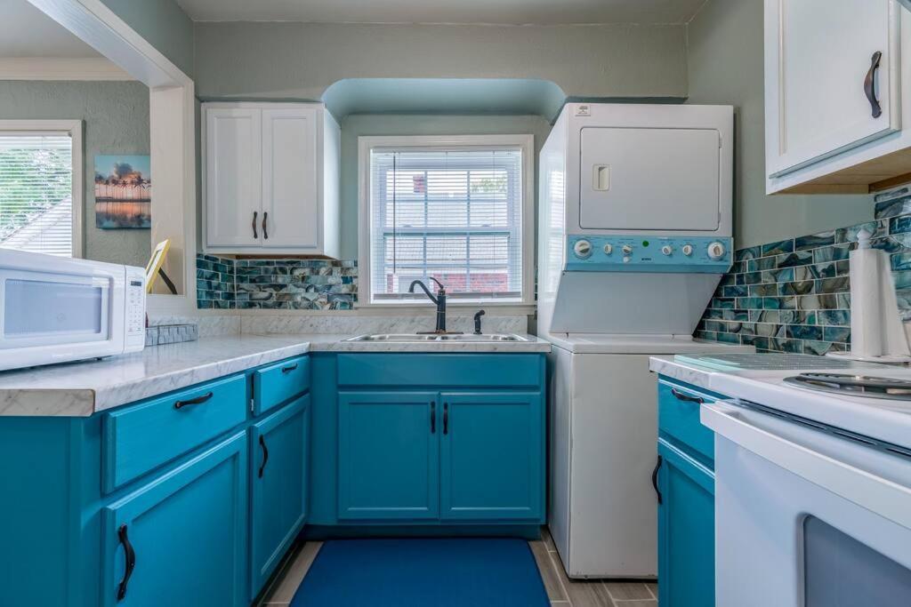 Mika Springs Beach Inspired Home! Memphis Bagian luar foto